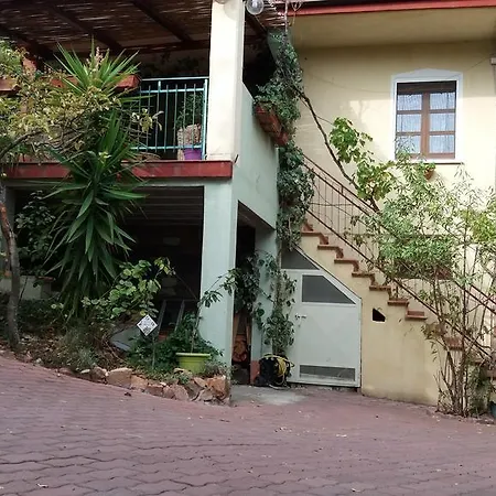 ベッド・アンド・ブレックファスト Nonna Lelletta ラヌゼーイ